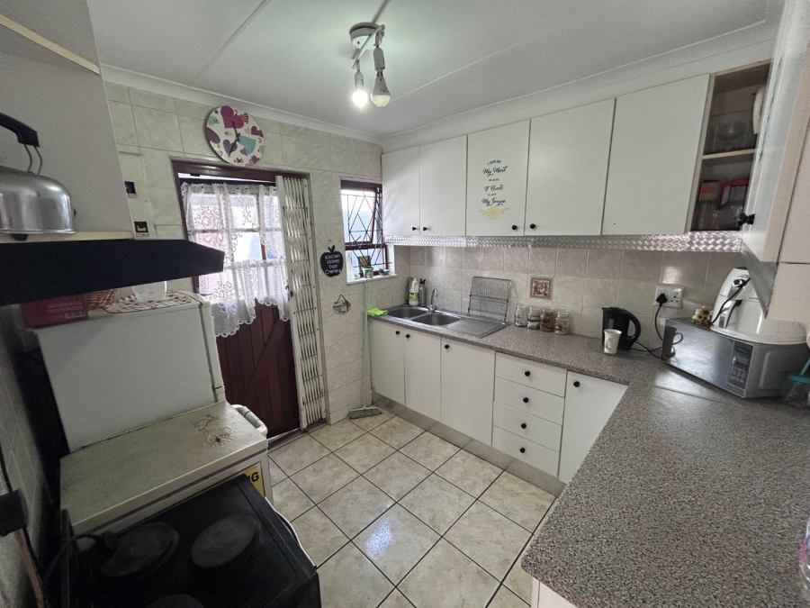 4 Bedroom Property for Sale in Strandfontein Village Western Cape